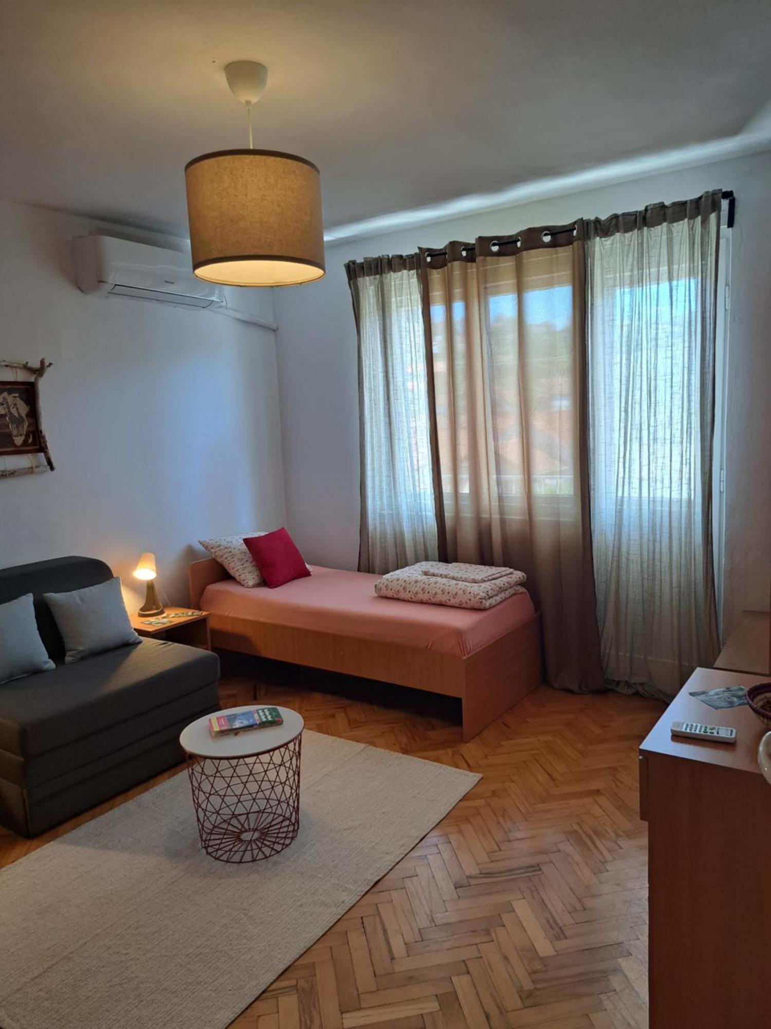 Apartmán Faris Donji Milanovac Exteriér fotografie